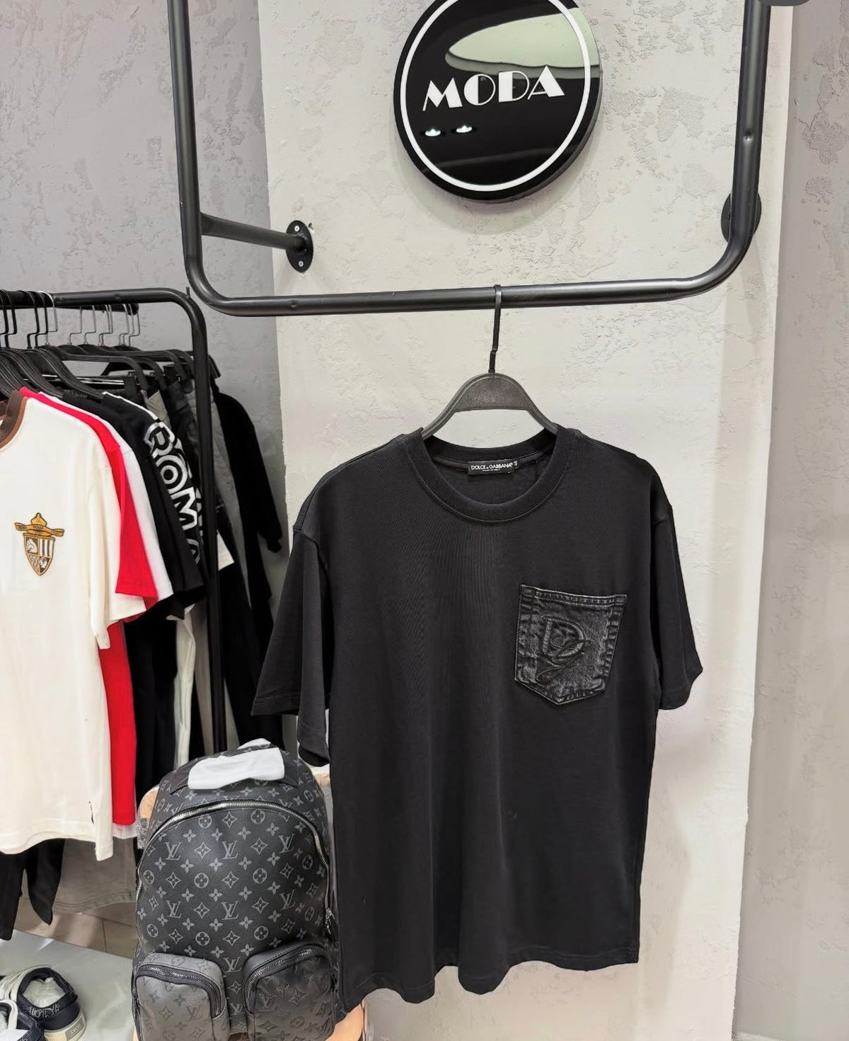 T-SHIRT