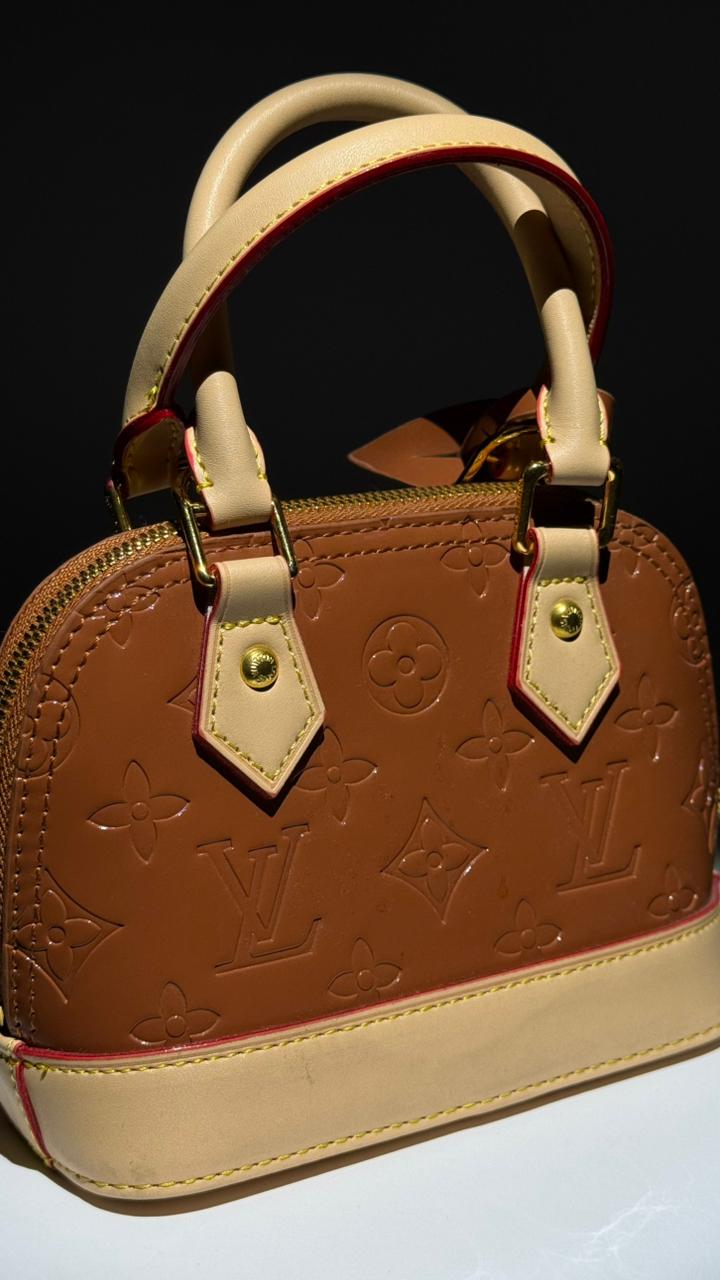 LOUIS VUITON - BAG