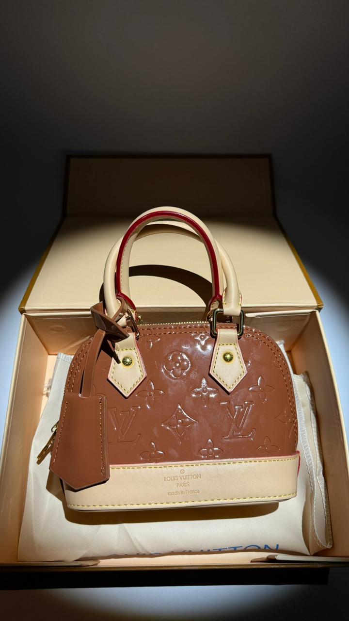 LOUIS VUITON - BAG