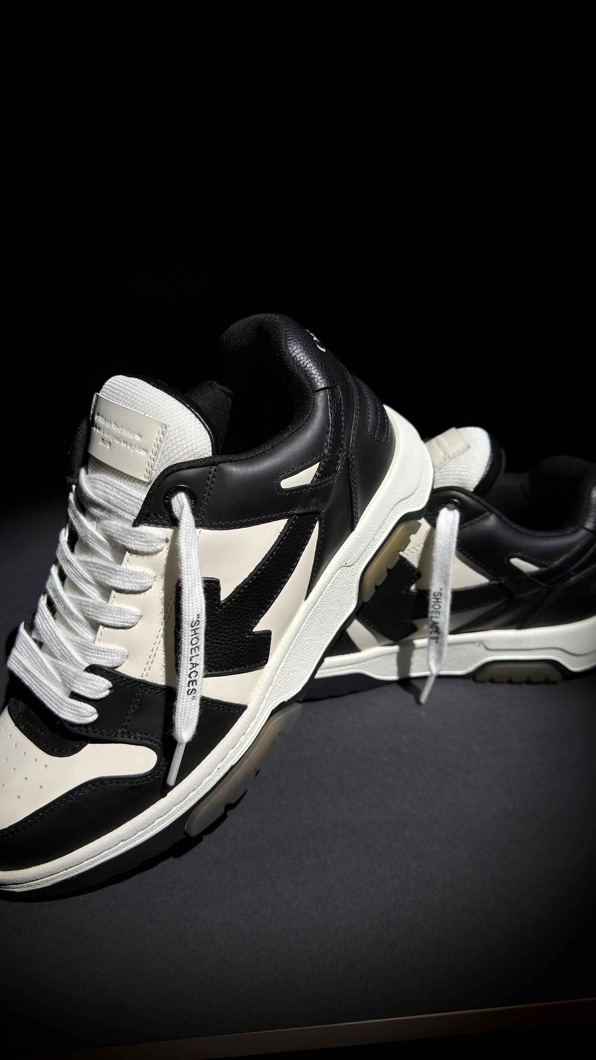 Off-White Out of Office Black