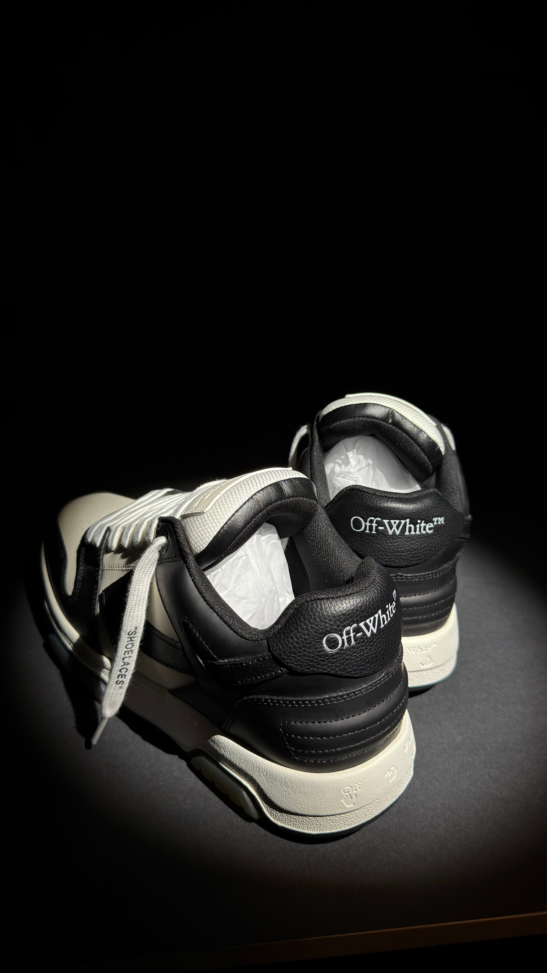 Off-White Out of Office Black