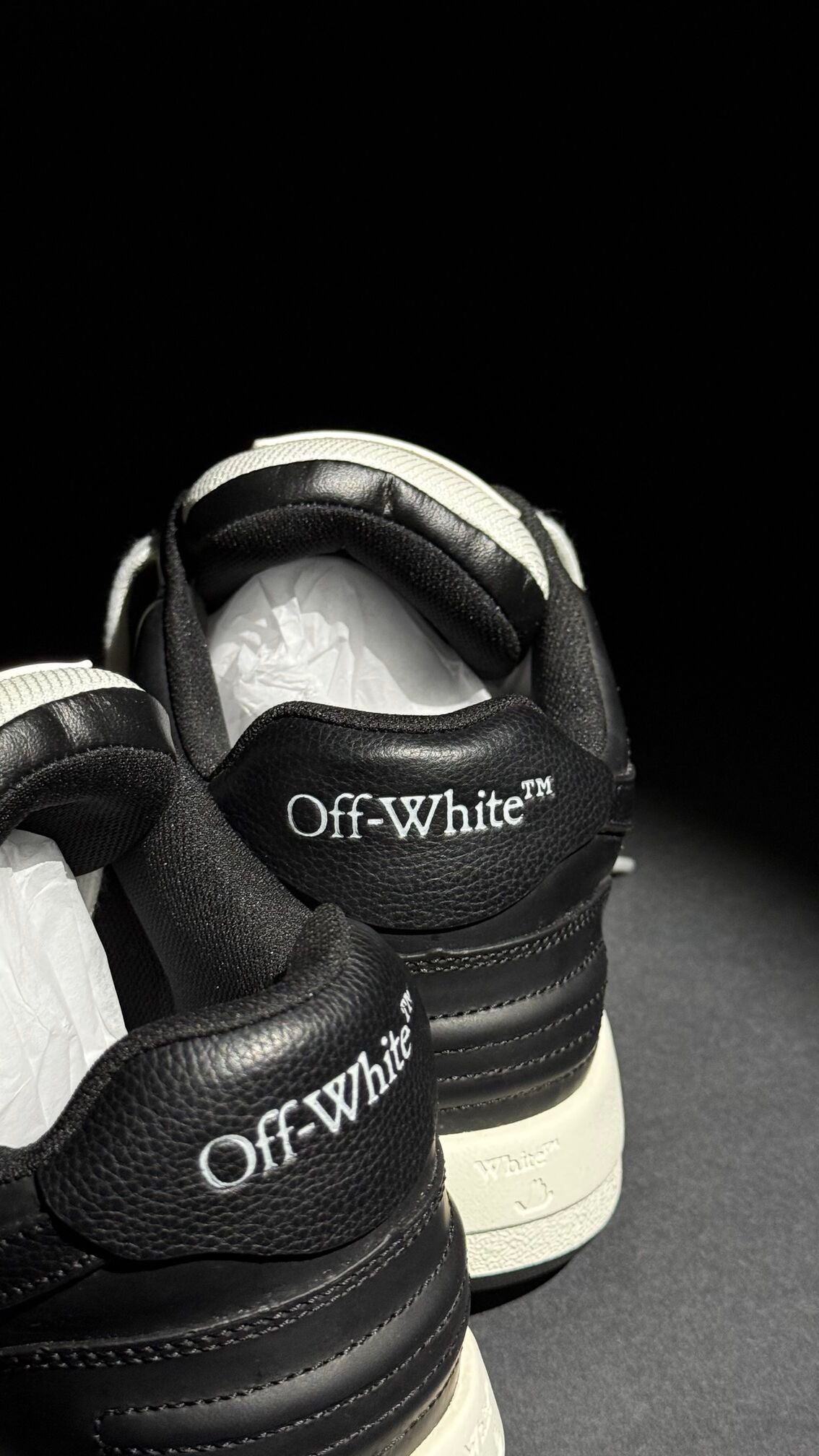 Off-White Out of Office Black