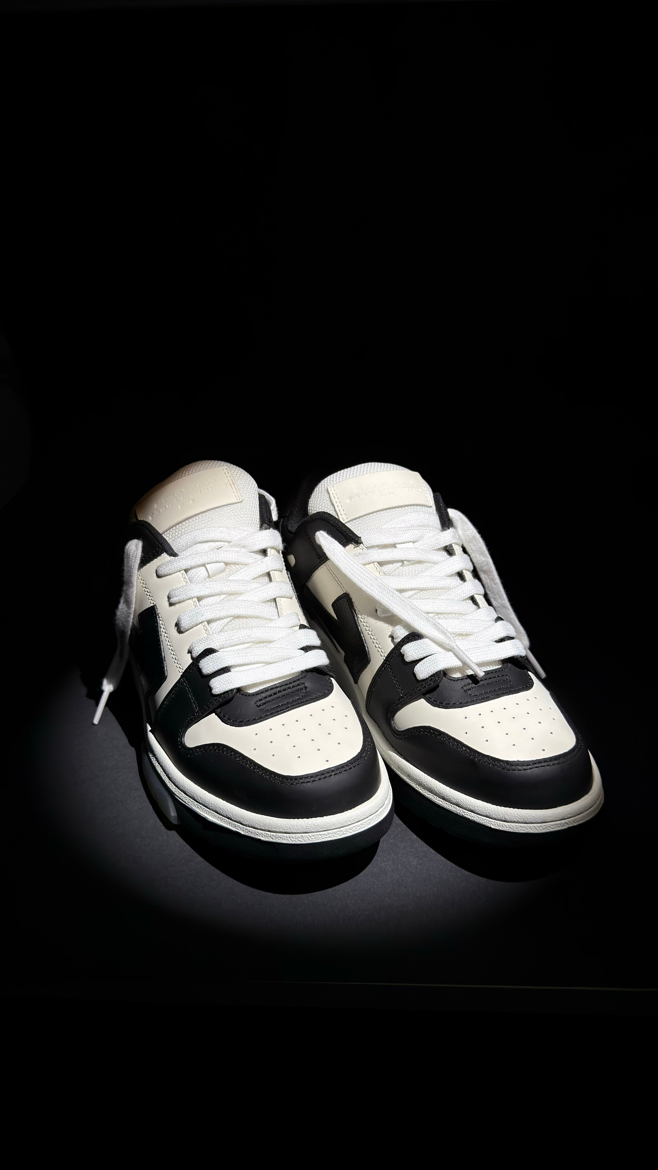 Off-White Out of Office Black