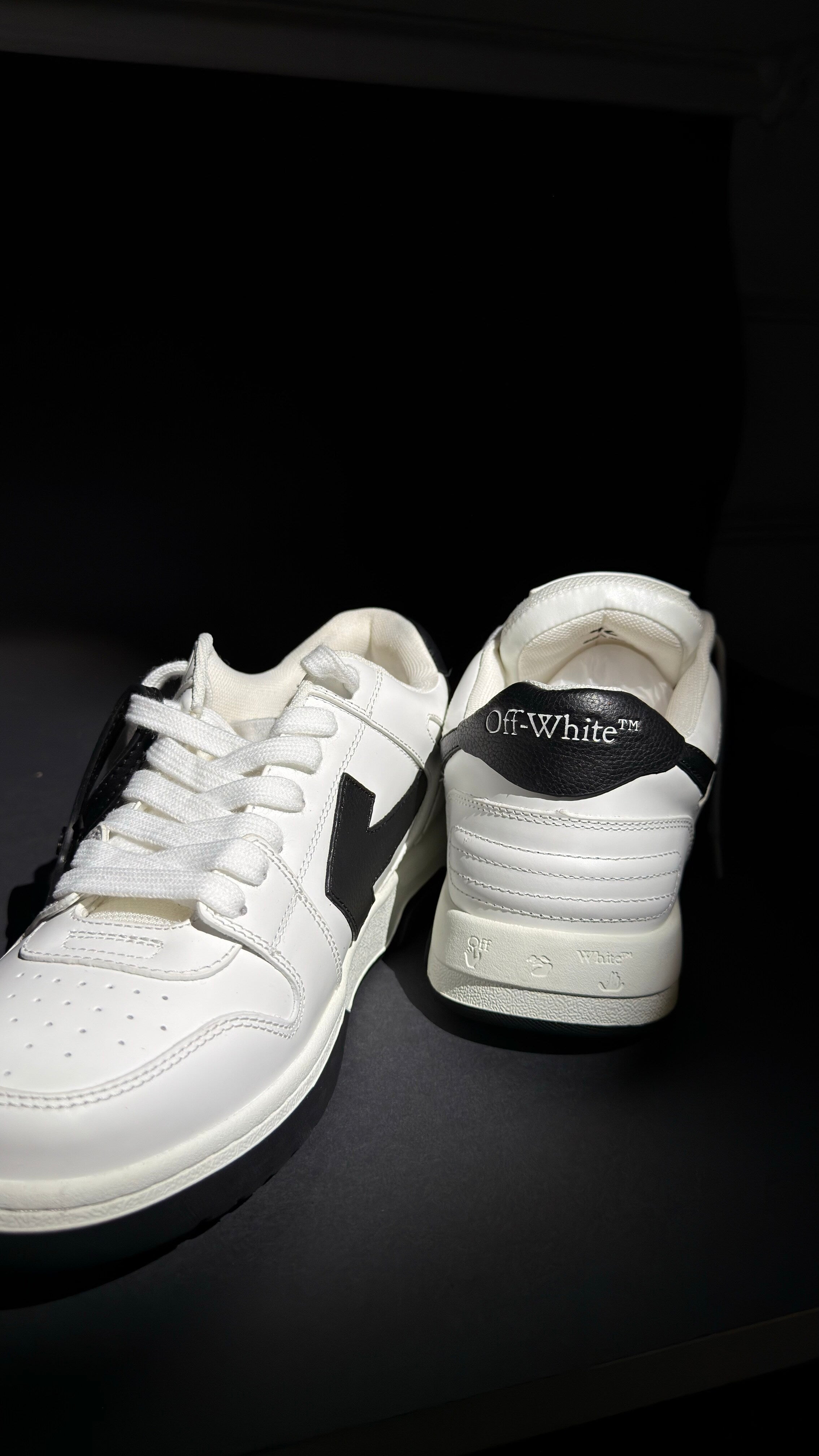 Off-White Out of Office White